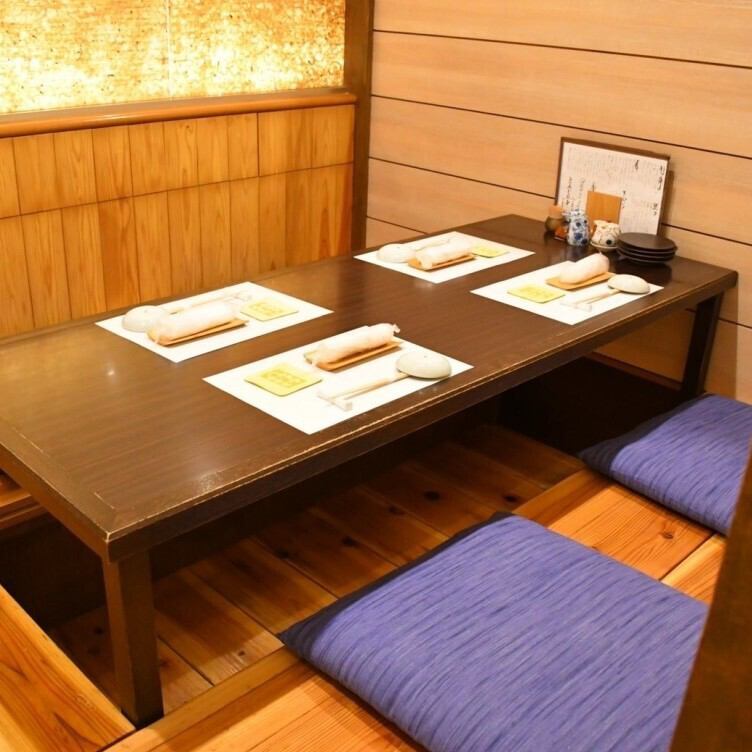 We have private rooms with sunken kotatsu tables where you can relax and unwind.