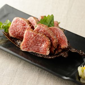 和牛昆布締めのタタキ