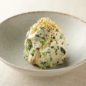 菠菜配白芝麻酱