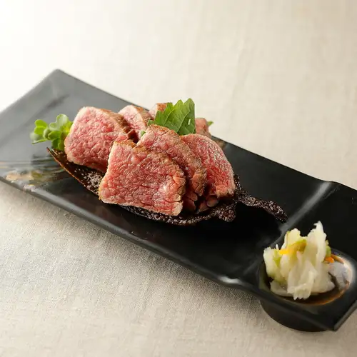 和牛昆布締めのタタキ