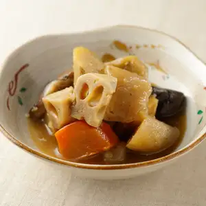 Chikuzen-ni（根类蔬菜炖菜）