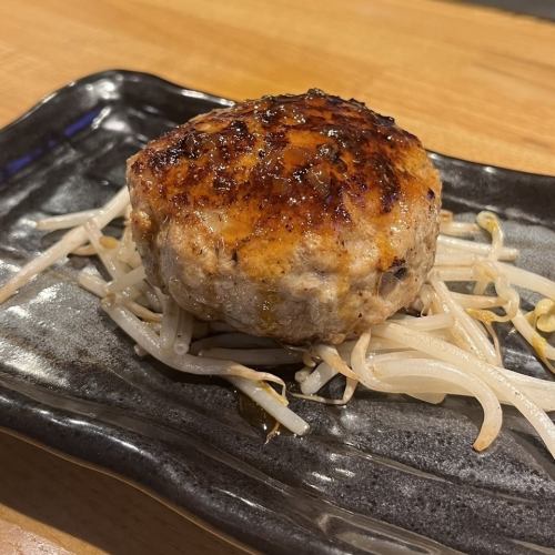 Hamburg steak made with domestically produced Japanese black beef