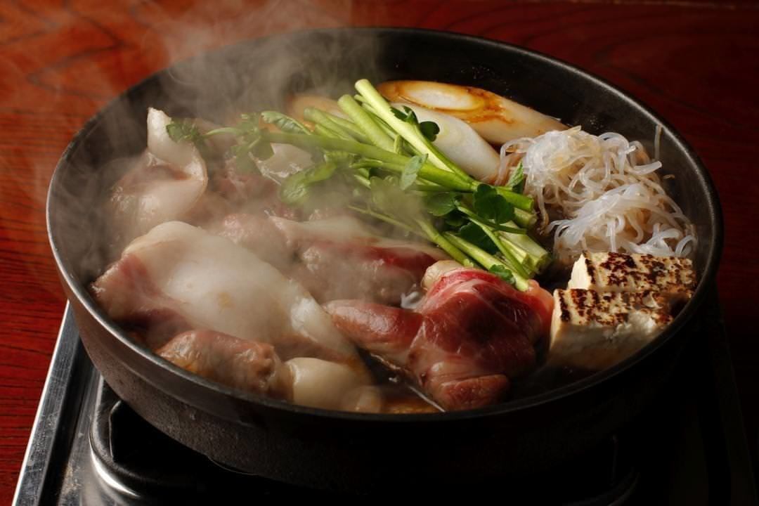 当店にいらっしゃたら、ぜひ召し上がっていただきたい猪鍋です。