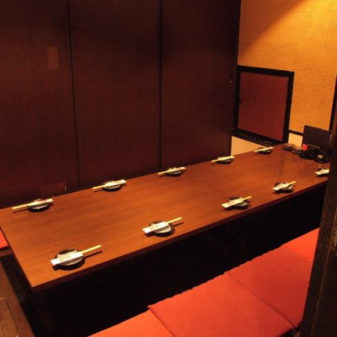 10名様が入れる完全個室。大人たちの隠れ家。