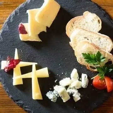 チーズの盛り合わせ ドライフルーツ付