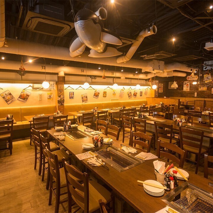 新橋で昼から賑やか乾杯!広々とした店内で楽しむ海鮮BBQ♪