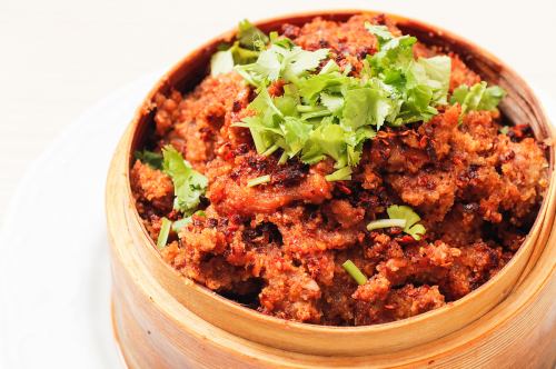 Steamed glutinous rice powder and beef