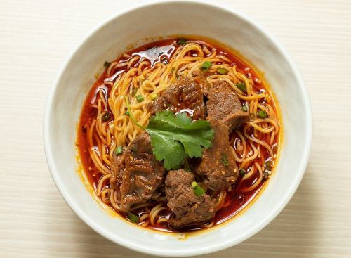 Sichuan-style beef thin noodles