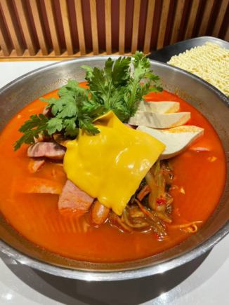 【鍋コースB＜プテチゲ＞】縁のおすすめ韓国鍋料理＋韓国一品料理と共に！