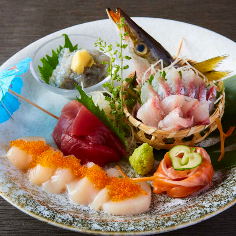 추천은 산지 직송의 신선한 제철 해산물을 맛볼 수 있는 “찔러넣기”