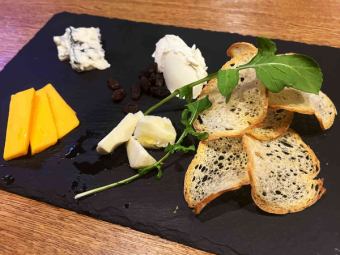 Assorted 4 types of cheese