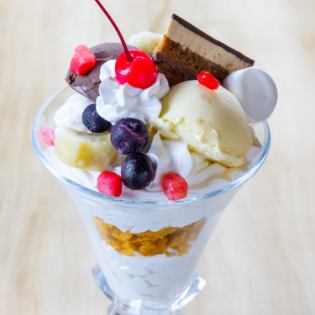 チョコレートバナナパフェ