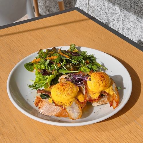 Homemade bacon eggs benedict