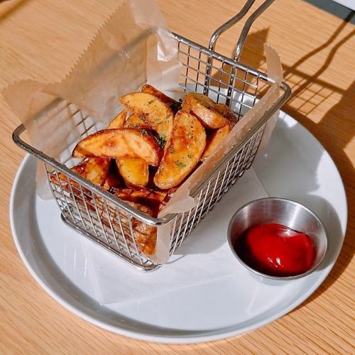 厚切りフライドポテト