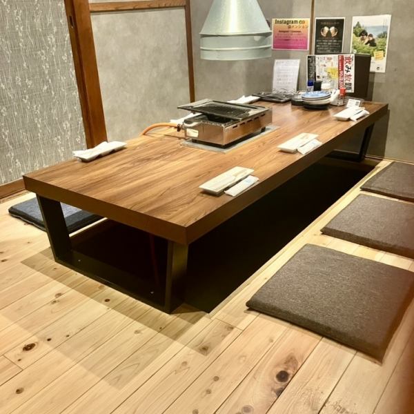 菊池郡大津町的一家烤肉店。他们使用大津当地品牌猪肉“Ekoroton”。品尝美味饮品，享受奢华而轻松的时光！
