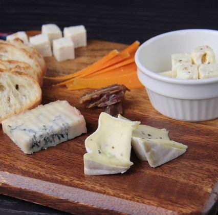 “Cheese platter” that goes well with wine