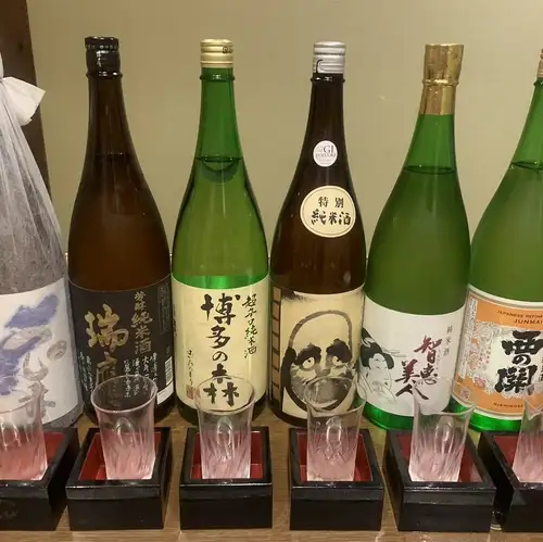 A diverse lineup of carefully selected sake from all over Japan for a luxurious experience.