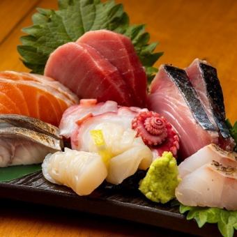 【附2小時無限暢飲】包含生魚片和青花魚的超值套餐3,980日圓（共8道菜）