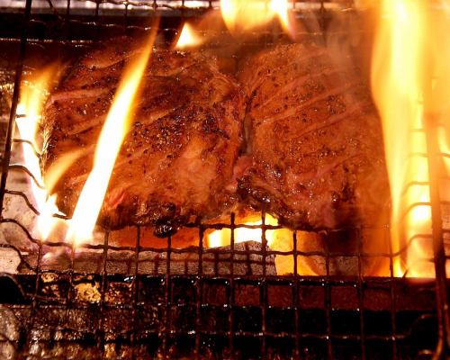 Charcoal-grilled thick-sliced beef tongue