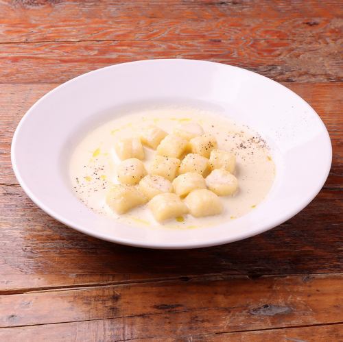 Potato gnocchi with gorgonzola sauce