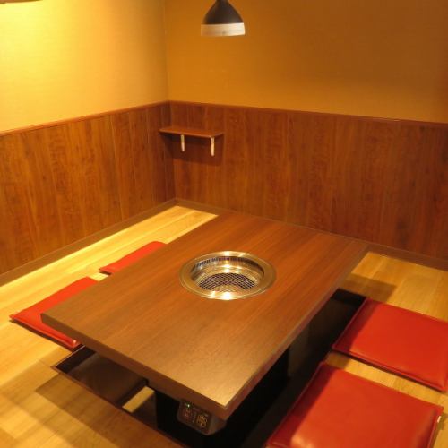 個室で落ち着いてお食事