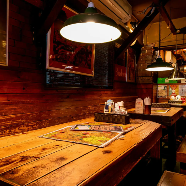 Although it is located close to Shibuya Station, this cozy hideaway cafe will help you forget the hustle and bustle.The window seats let in the sunlight and give off a feeling of openness.