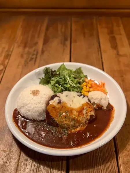 創業30年の味!!愛され続けるモボ・モガのハンバーグ