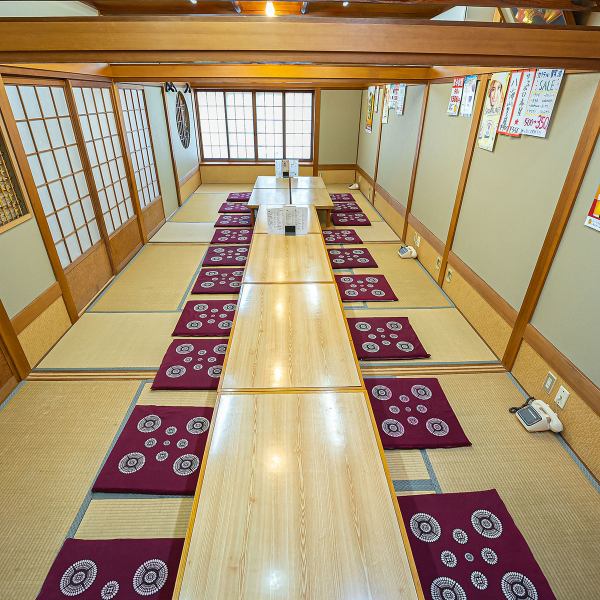 《最大30名様宴会利用も可能》2階席は全て個室タイプのお座敷席をご用意しております。小規模の会食では5～最大10名様でご利用頂けます。事前のご相談で最大30名様の団体宴会にもお使い頂けます。歓送迎会や会社宴会など是非ごゆっくりと楽しめるひと時をお過ごしください。