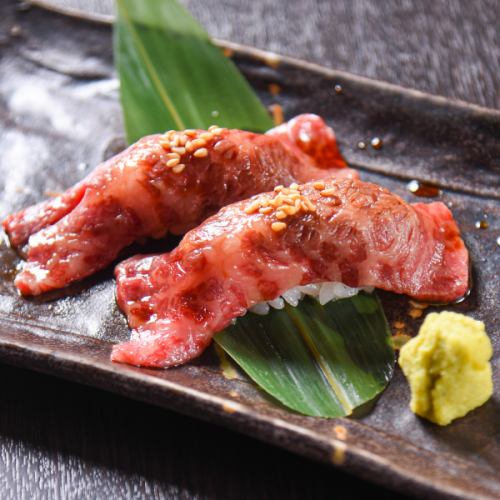 Recommended is Nosuke's meat sushi "Wagyu roasted sushi"