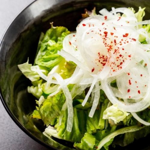 Yakiniku restaurant's classic salad