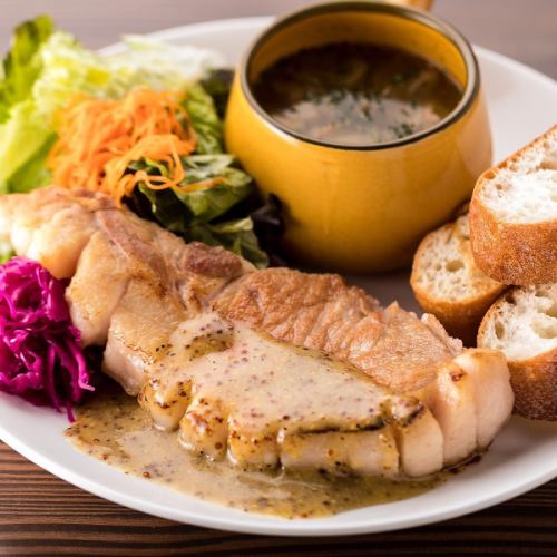 ローストポーク【サラダ・スープ・パン付き】
