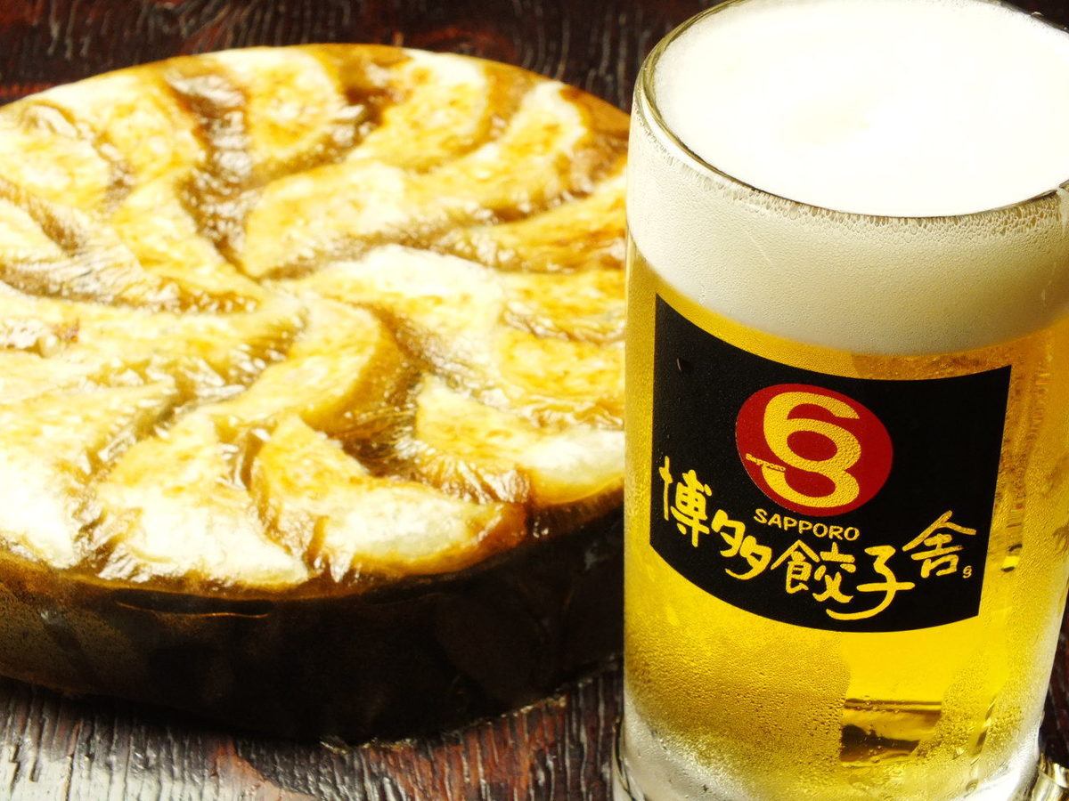博多日立饺子和啤酒是铁板的组合！