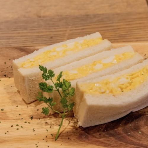 たまごサラダサンド