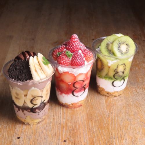 テイクアウトチョコバナナパフェ