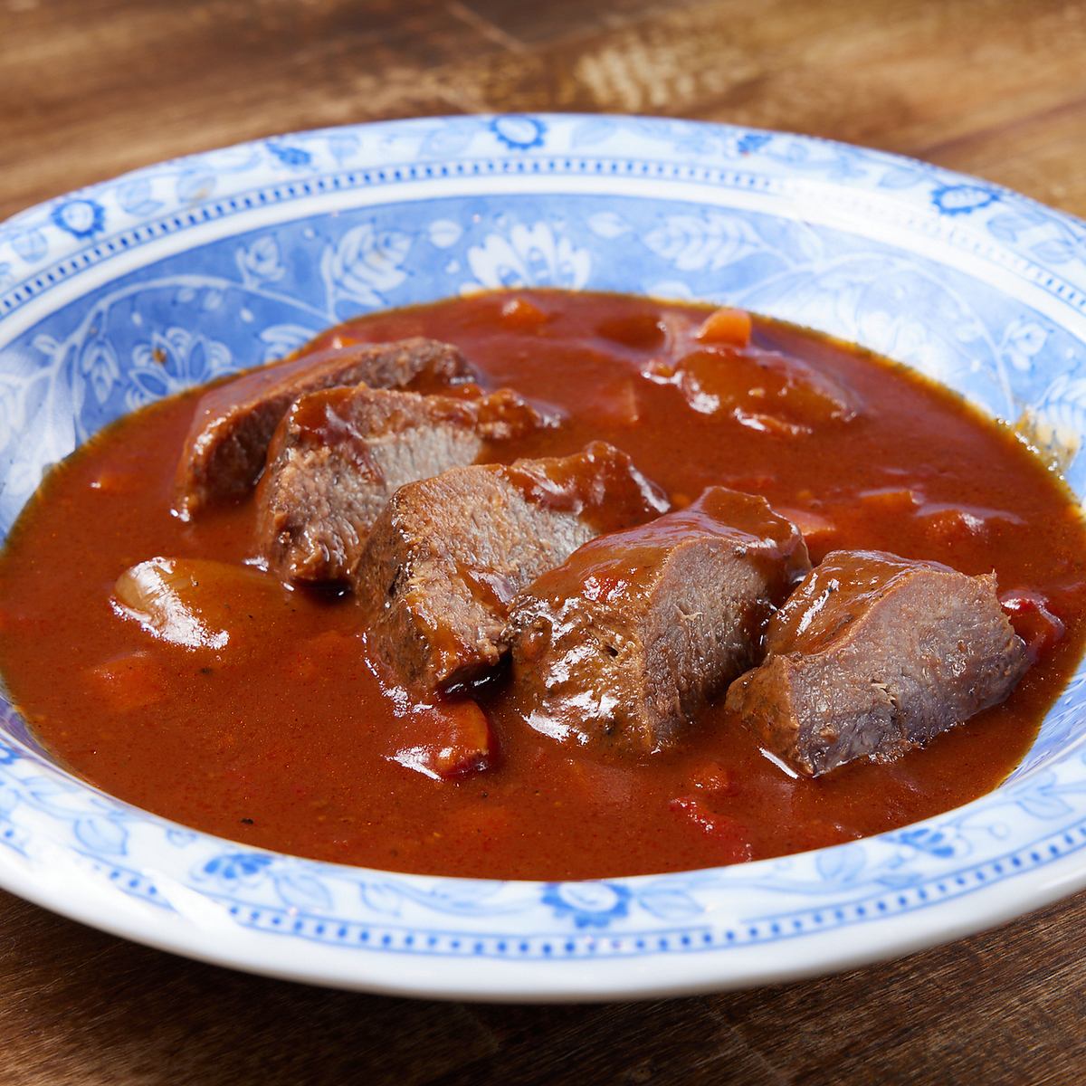 We offer dishes such as tongue stew where you can enjoy meat ♪