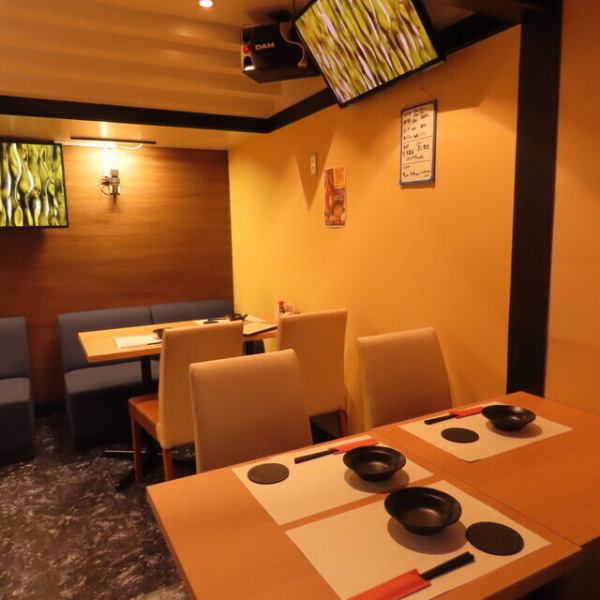 [A space recommended for various banquets ◎] A space where you can have fun with everyone while still having a relaxed atmosphere.They also serve oden with a gentle broth, meat dishes, sashimi, and more. Smoking is permitted!
