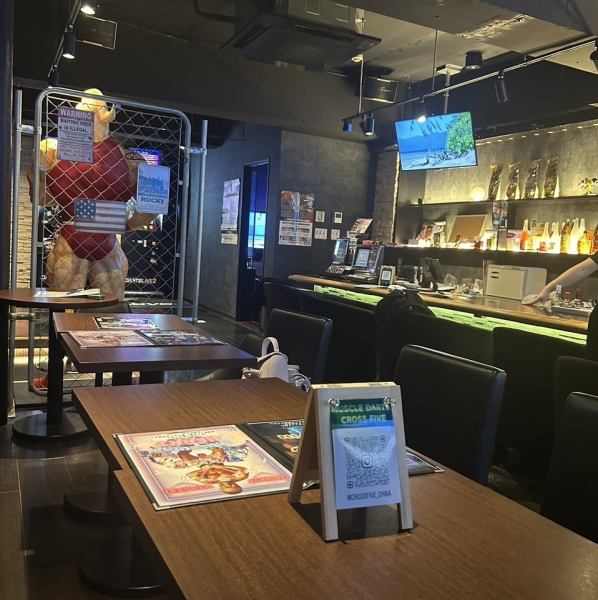 【"マッスル"を散りばめた楽しいお店】話題性抜群！パーティーシーンにぴったり◎コース、貸切以外の通常利用の場合、チャージお一人様500円頂いております。ダーツ1プレイ100円・投げ放題終日500円・カラオケ一曲200円。個室料金カラオケ歌い放題2時間3,000円、別途人数分チャージ料。