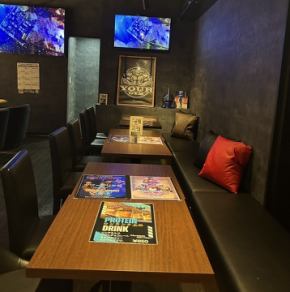 4名様までご利用可能なテーブル席を、全3卓ご用意しております！隣同士接続可能なお席もあり、最大10名様まで一度にご利用いただけます。少人数～大人数まで、使いやすいお席です！
