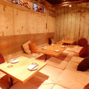 Soft and soft cushioned seats ♪ "Garage Kitchen Asobi Nishifunabashi store"