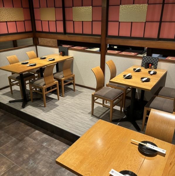 2名/4名/6名/8名各人数に合わせてテーブル席ご用意しております！大切な方や仲間との大切なお時間でお過ごしください♪美味しいお料理とお酒と居心地の良い空間をご提供致します♪[三島/学生/記念日/居酒屋/宴会/飲み放題/酒/焼き鳥/刺身/会社宴会/二次会/誕生日/サク飲み]