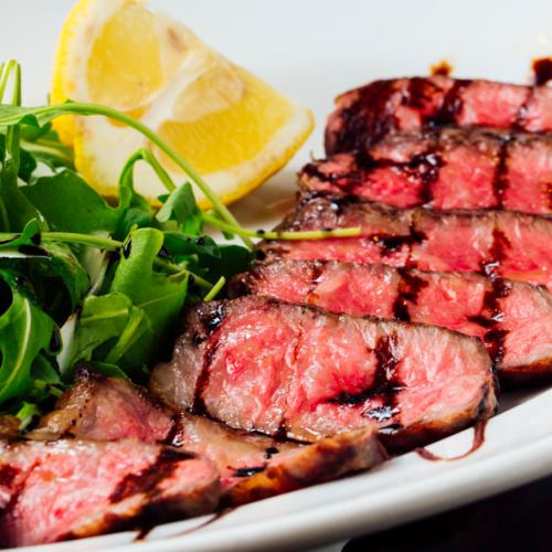 ■ Charcoal grill of domestic beef ■ Tagliata with 15-year-old balsamic