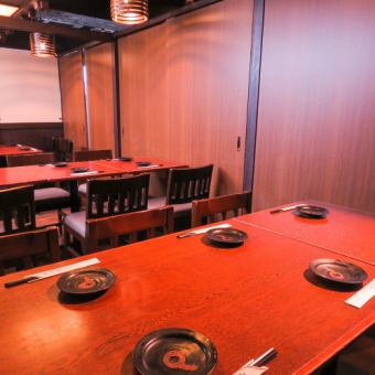 The spacious interior with a sense of openness can accommodate up to 180 people.Please leave it to us for company banquets, welcome and farewell parties, reunions, and wedding receptions for groups.We offer discount courses and coupons with all-you-can-drink!