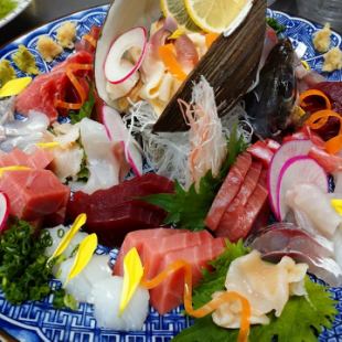 Assorted sashimi *Photo shows 3 servings