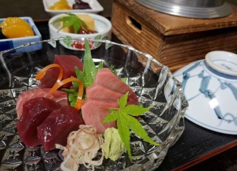 みなみ鮪刺身と五目釜めしのセット