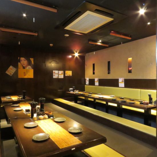 The inside of the store is a semi-private room with partitions.The tatami room can accommodate up to 30 people.