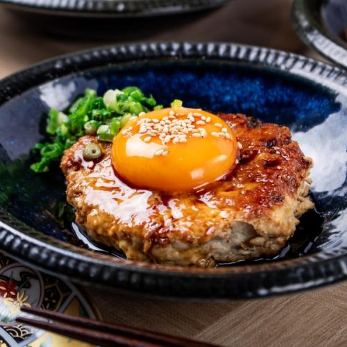当店三大名物★炭火香る絶品『焼き鳥』、秘伝のタレで仕上げた『王様つくね』、ふわとろ『だし巻き玉子』♪