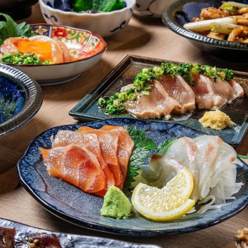 [A must-see for seafood lovers♪] We have a wide selection of fresh sashimi, including salmon and sea bream, and all seasonal fresh fish are available for all-you-can-eat and drink at a fixed price!