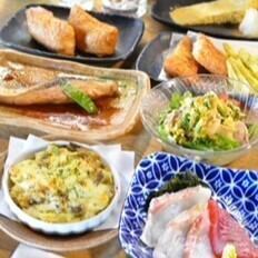 【月～木　限定】料理７品＋2時間飲み放題込み3980円コース　生ビール付き