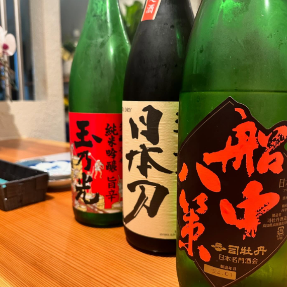 厳選した日本酒をご用意。海の幸を使用した料理との相性抜群。