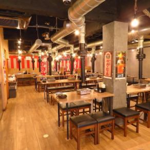 《渋谷　焼肉　駅近》店内は40名様～丸ごと貸切可能です。テーブル席とお座敷席の店内で、アットホームに貸切宴会をお楽しみいただけます。職場の部署宴会や地域のお集まり、お子様連れのママ会なども、貸切で周囲を気にせず盛り上がれます！席での個室貸切もご相談下さい♪